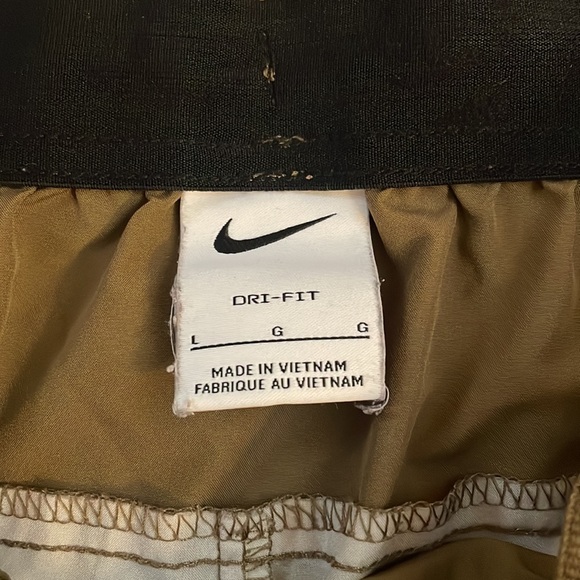 Nike brushstroke camo tan and brown shorts size large - Picture 4 of 5